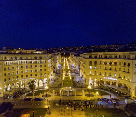 Thessaloniki-Aristotelous-Square-by-night